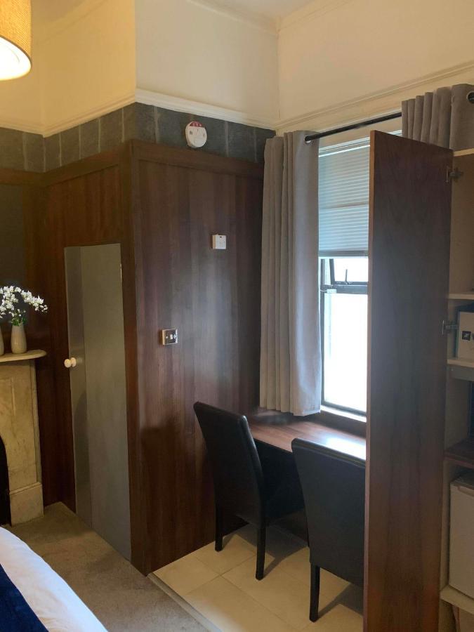 Appartement Upstairs - Private Kitchenette And Small En-suite